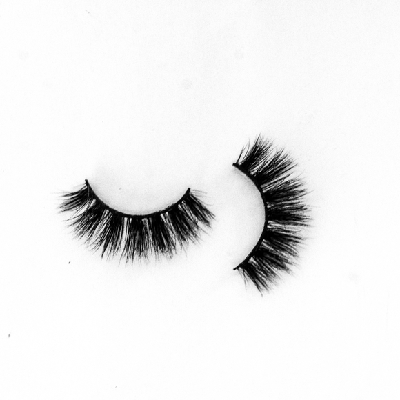 PETTY-Siberian 3D Mink Lashes + lash brush - Picture 3 of 5